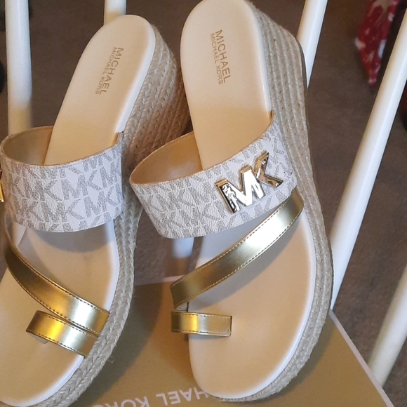 Michael Kors Sandals - Picture 12 of 12